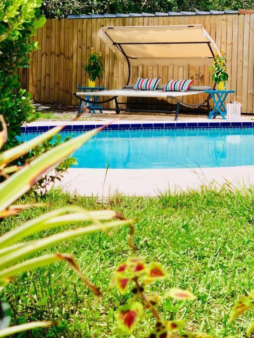 Paradise Hideaway Entire Guest Home Near Beach Clearwater Bagian luar foto