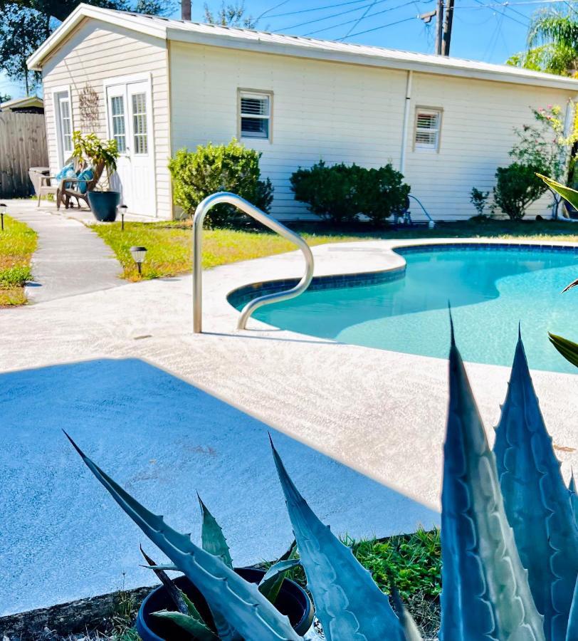 Paradise Hideaway Entire Guest Home Near Beach Clearwater Bagian luar foto